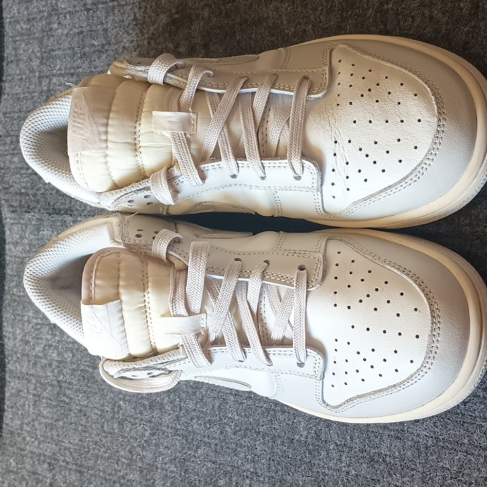 Nike Dunk Low Sail Light Bone men's sneakers Size Men's 7 Women's 8-8.5